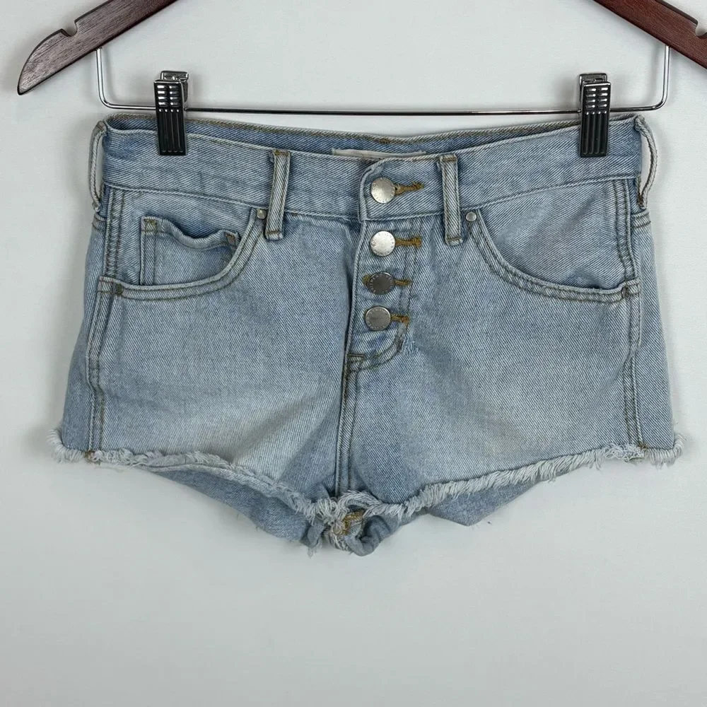 Bullhead Denim Co.‎ Button Light Denim Short Shorts
